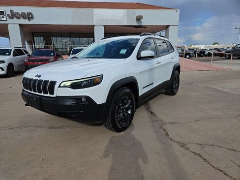 Used 2020 Jeep Cherokee Latitude AWD/4WD image 1