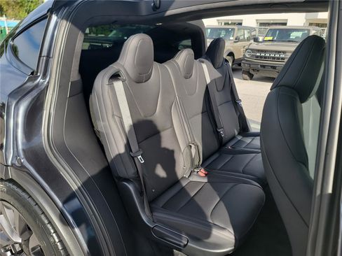 Used 2024 Tesla Model X image 15