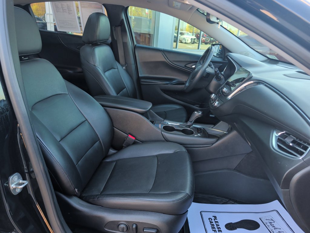 Used 2017 Chevrolet Malibu LT w/ Leather Package FWD image 23