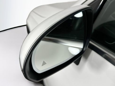 Used 2024 Mercedes-Benz GLC 300 image 16