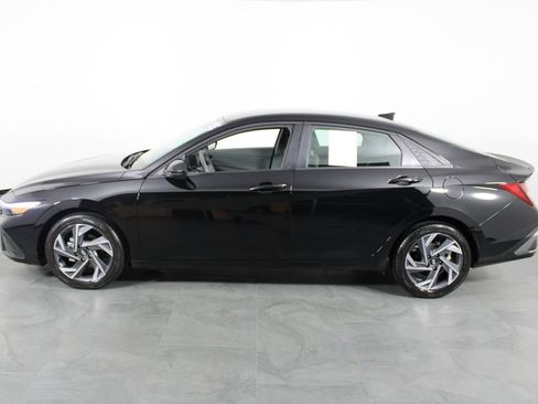 Certified 2025 Hyundai Elantra Sport w/ Cargo Package FWD image 12
