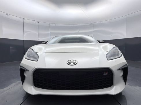 Used 2022 Toyota GR86 Premium w/ ALL Weather Mat Package (TMS) RWD image 2