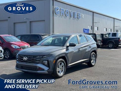Used 2025 Hyundai Tucson SE FWD image 1