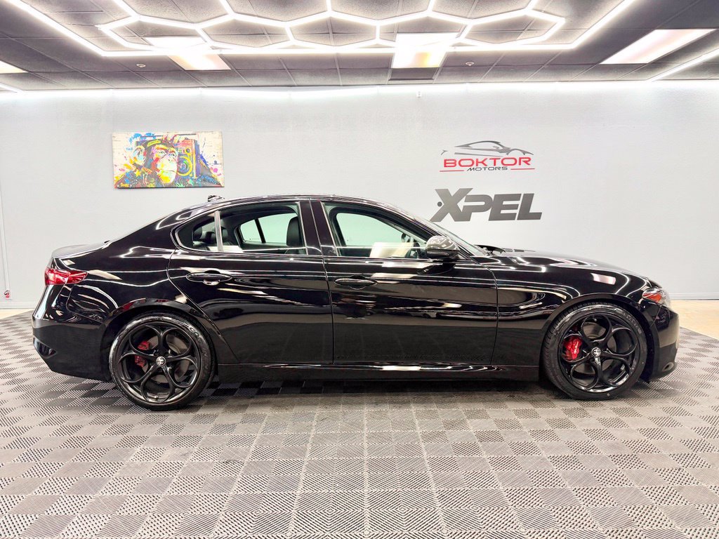 Used 2020 Alfa Romeo Giulia w/ Quick Order Package 22K Sport RWD image 16
