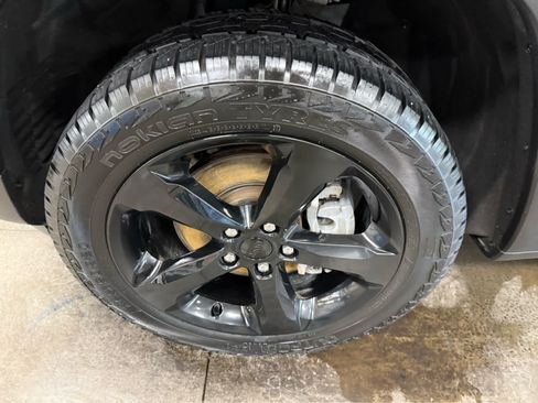 Used 2023 Jeep Grand Cherokee L Laredo AWD/4WD image 39