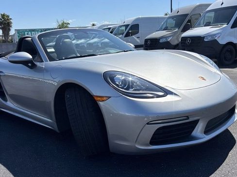 Used 2017 Porsche 718 Boxster S RWD image 3