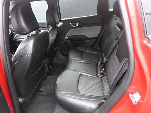 Used 2024 Jeep Compass Latitude AWD/4WD image 25