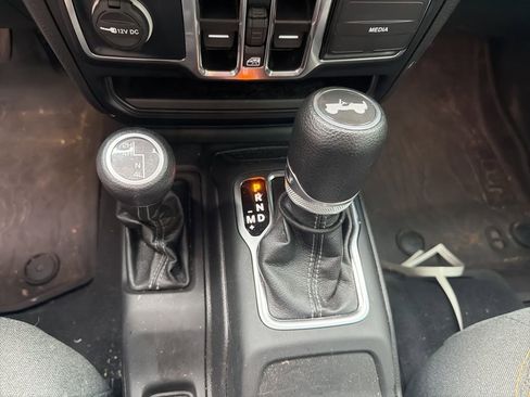 Used 2024 Jeep Wrangler Sport S image 14