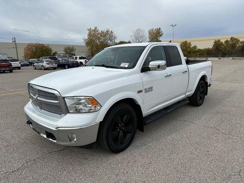 Used 2018 RAM 1500 SLT image 9