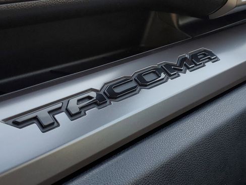 Used 2024 Toyota Tacoma SR5 AWD/4WD image 33