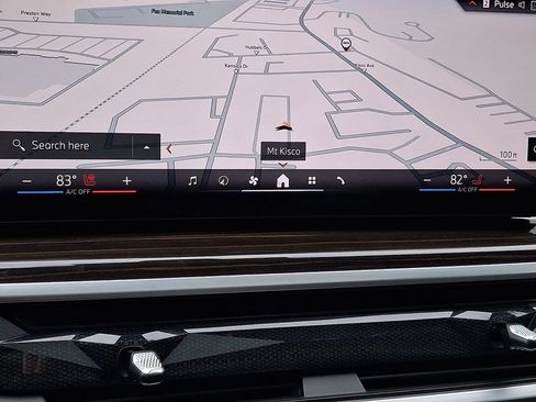 Used 2024 BMW X5 xDrive50e image 17