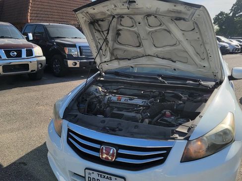 Used 2011 Honda Accord EX-L image 38