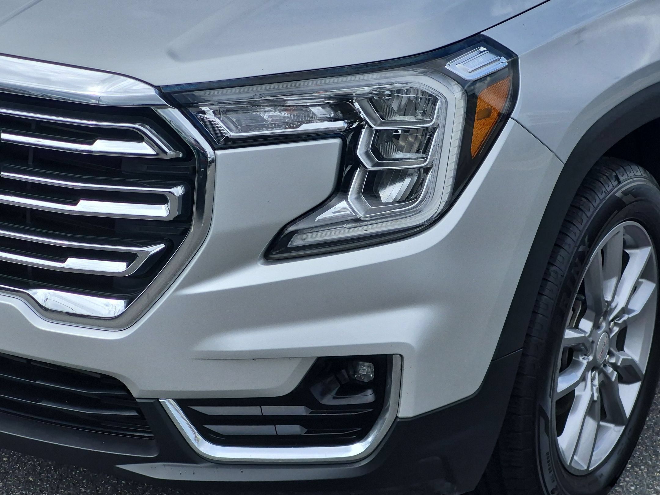 Used 2022 GMC Terrain SLT w/ Infotainment Package II AWD/4WD image 9