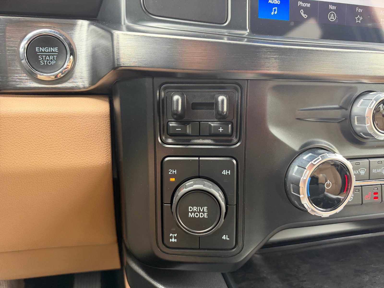 Used 2023 Ford F350 Lariat w/ Chrome Package AWD/4WD image 24