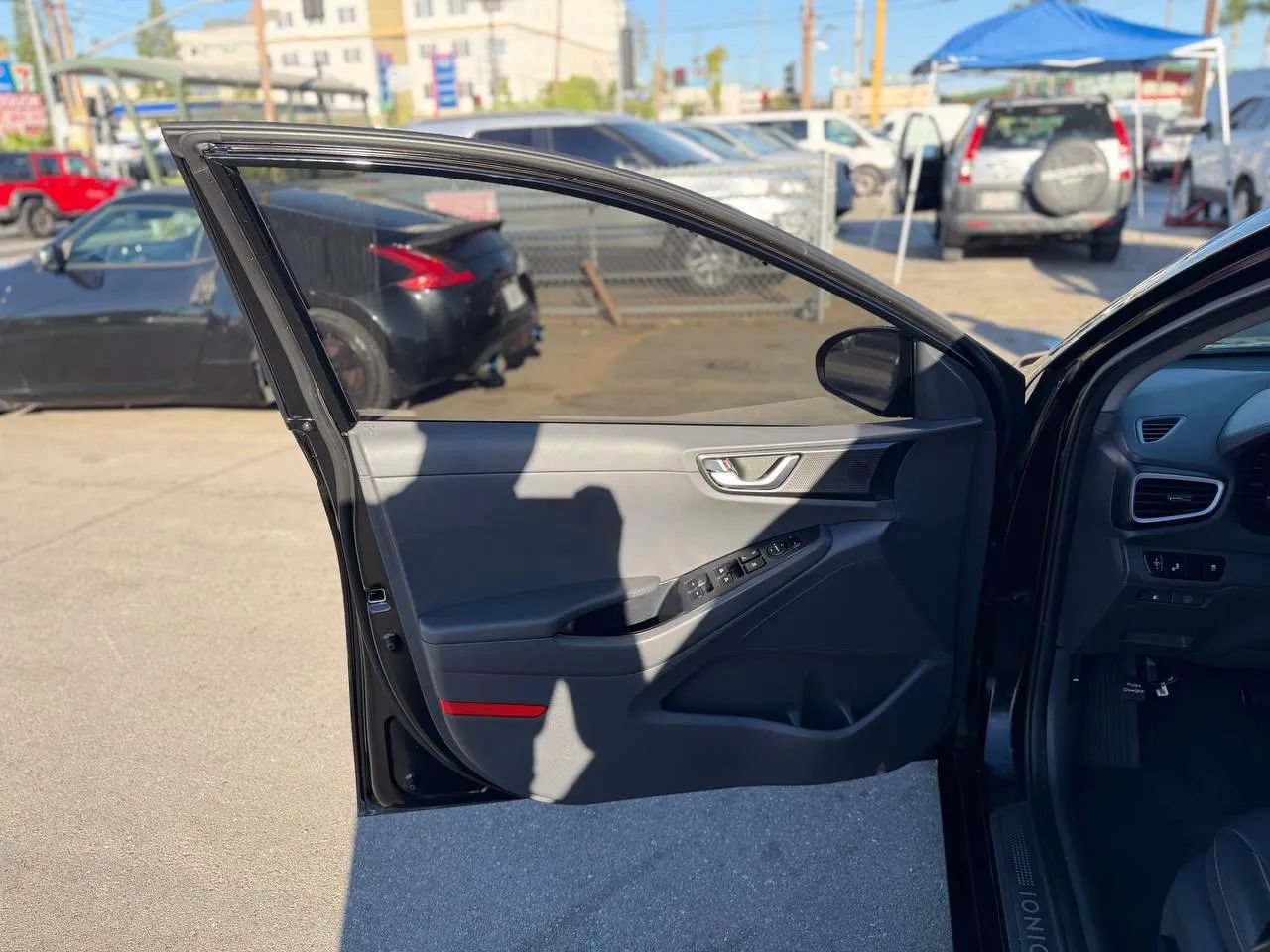 Used 2018 Hyundai Ioniq Limited FWD image 21
