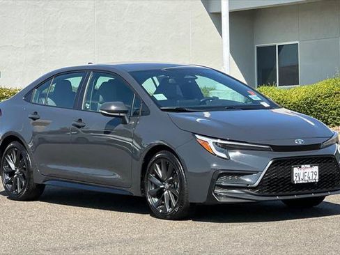 Certified 2025 Toyota Corolla SE w/ Convenience Package FWD image 5