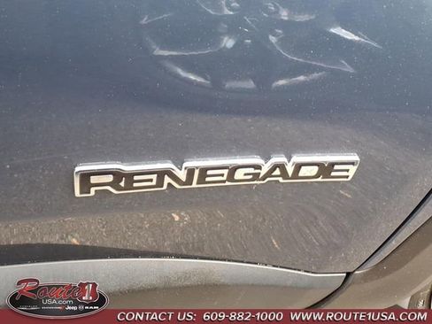 Used 2023 Jeep Renegade Latitude AWD/4WD image 6