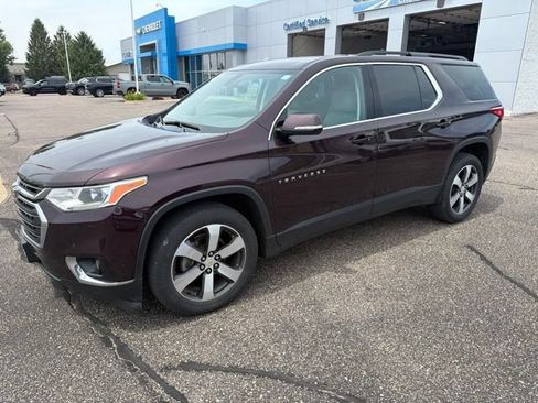 Certified 2019 Chevrolet Traverse LT w/ LT Premium Package AWD/4WD image 2