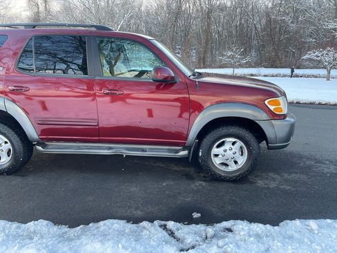 Used 2004 Toyota Sequoia SR5 image 28