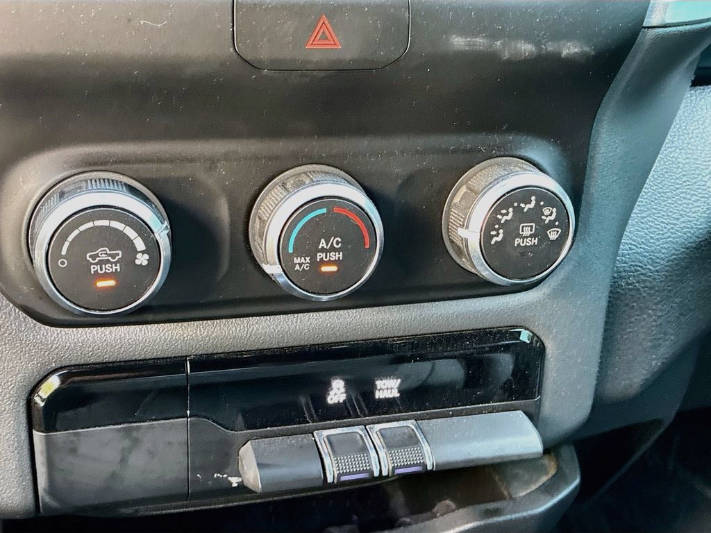 Used 2022 RAM 1500 Big Horn RWD image 15