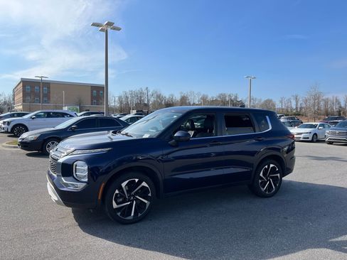 Used 2023 Mitsubishi Outlander SE image 5