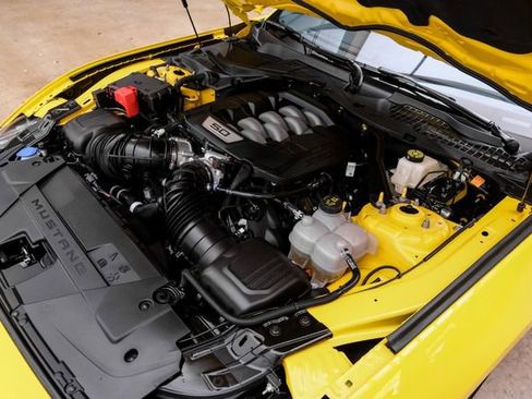 Used 2024 Ford Mustang GT Premium image 4