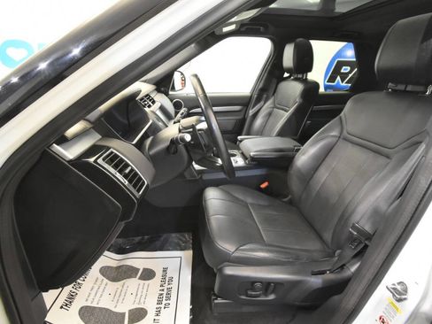 Used 2020 Land Rover Discovery Landmark AWD/4WD image 12