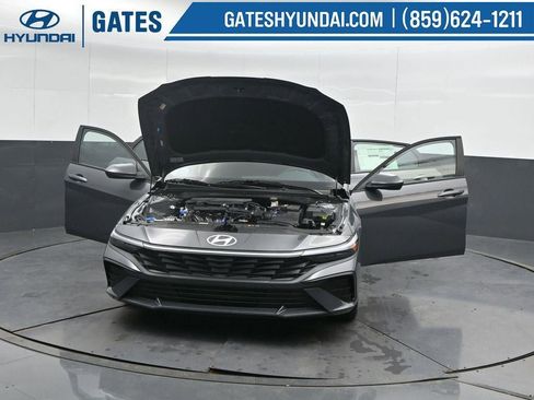 New 2026 Hyundai Elantra SE image 51