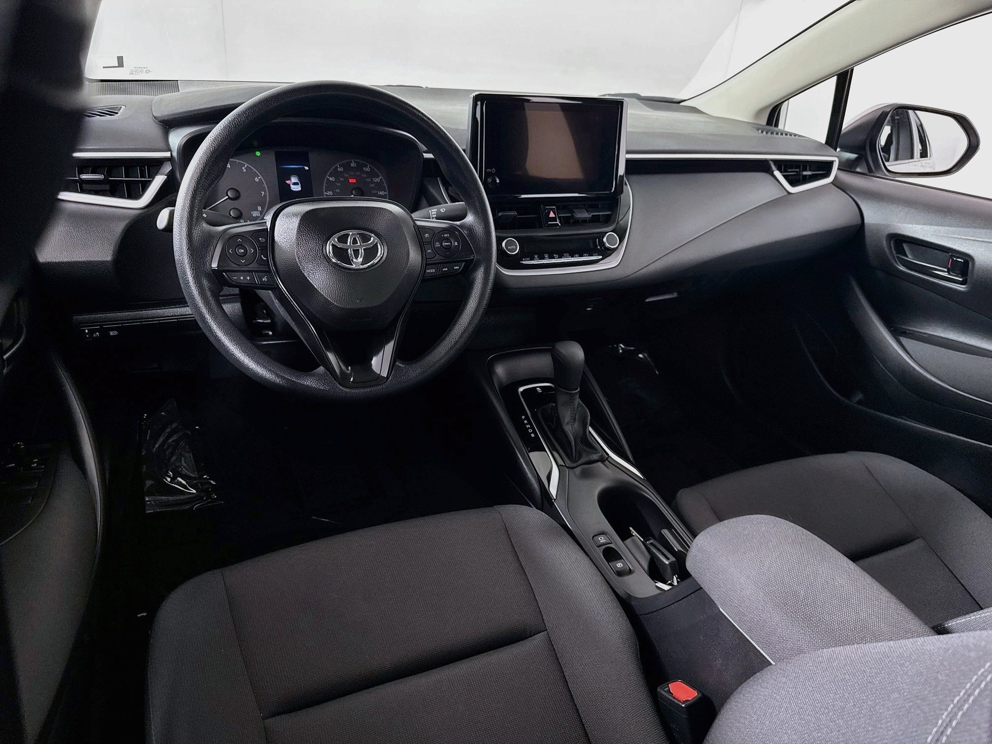 Certified 2025 Toyota Corolla LE FWD image 18