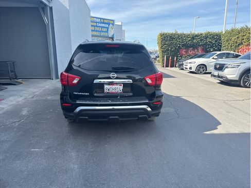 Used 2020 Nissan Pathfinder S image 8