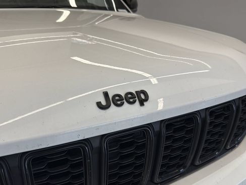 Used 2022 Jeep Grand Cherokee L Laredo AWD/4WD image 13