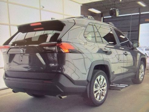 Used 2023 Toyota RAV4 XLE Premium FWD image 4