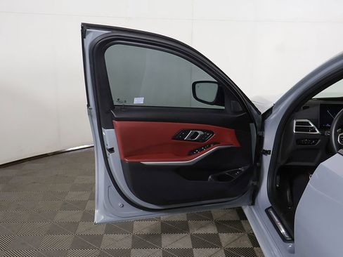 Used 2025 BMW 330i xDrive Sedan w/ M Sport Package image 19
