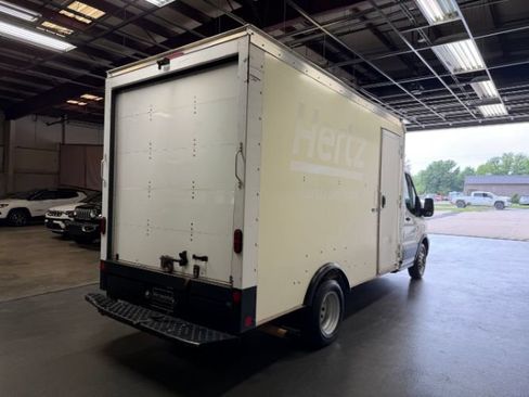 Used 2022 Ford Transit 350 DRW RWD image 4