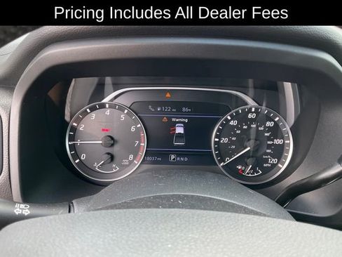 Used 2024 Nissan Titan SV w/ SV Convenience Package RWD image 10