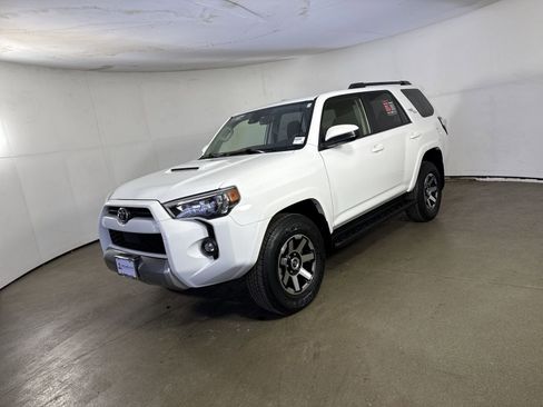 Used 2024 Toyota 4Runner TRD Off-Road image 2