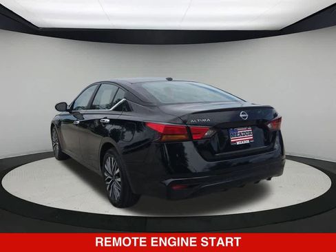 Used 2025 Nissan Altima 2.5 SV FWD image 4