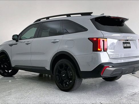 Used 2024 Kia Sorento SX Prestige image 16