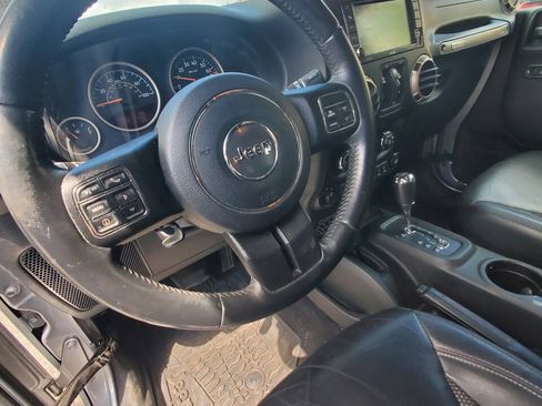 Used 2016 Jeep Wrangler Unlimited Sahara AWD/4WD image 4