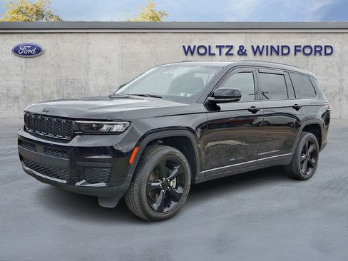 Used 2023 Jeep Grand Cherokee L Laredo image 3