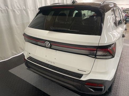 New 2026 Volkswagen Taos SE AWD/4WD image 8
