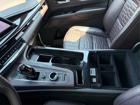 Used 2022 Cadillac Escalade ESV Sport w/ Touring Package AWD/4WD image 20