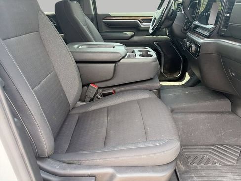 Used 2024 Chevrolet Silverado 2500 LT AWD/4WD image 9