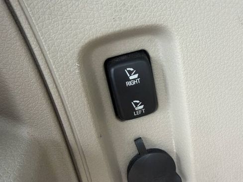 Used 2014 Lincoln MKX AWD w/ Equipment Group 102A image 16