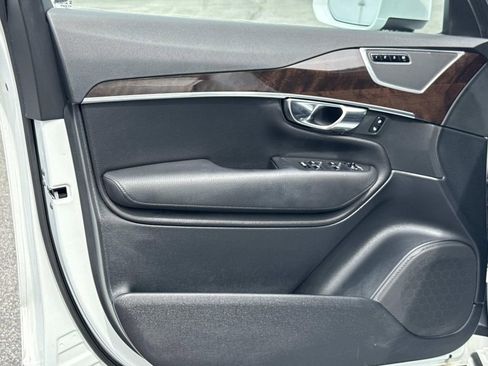 Used 2019 Volvo XC90 T6 Momentum w/ Advanced Package image 15