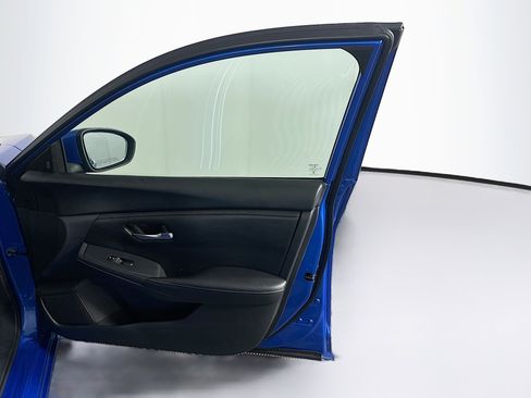 Used 2024 Nissan Sentra SV FWD image 30