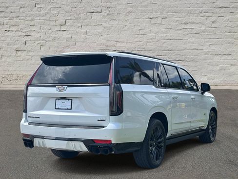 Used 2023 Cadillac Escalade ESV V AWD/4WD image 5