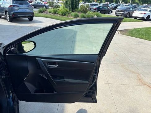 Used 2019 Toyota Corolla LE FWD image 34