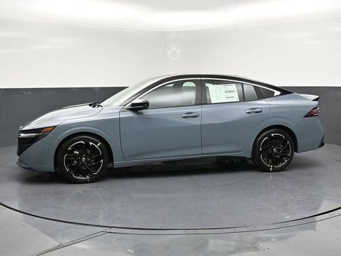 New 2026 Nissan Sentra SR w/ SR Premium Package image 2