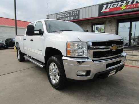 Used 2014 Chevrolet Silverado 2500 LT w/ Interior Plus Package RWD image 6